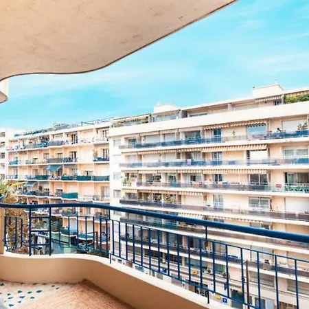 2p Moderne Proche Promenade Des Anglais, Apercu Daire